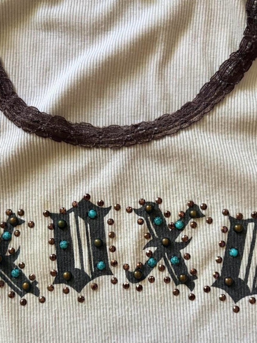 Y2K XOXO Grunge White Ribbed Tank with Studded Design & Lace Trim - Picture 3 of 7